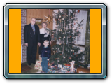 Irgendwie hatten wir schon lange kein Weihnachtsfoto, diesmal mit Enkelkind, 1996